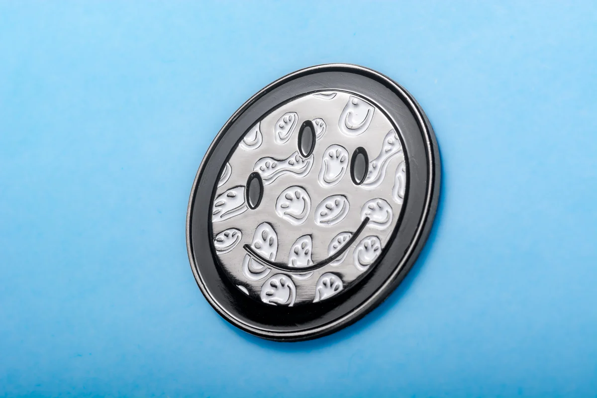 SMILEY METAL PIN - Image 3