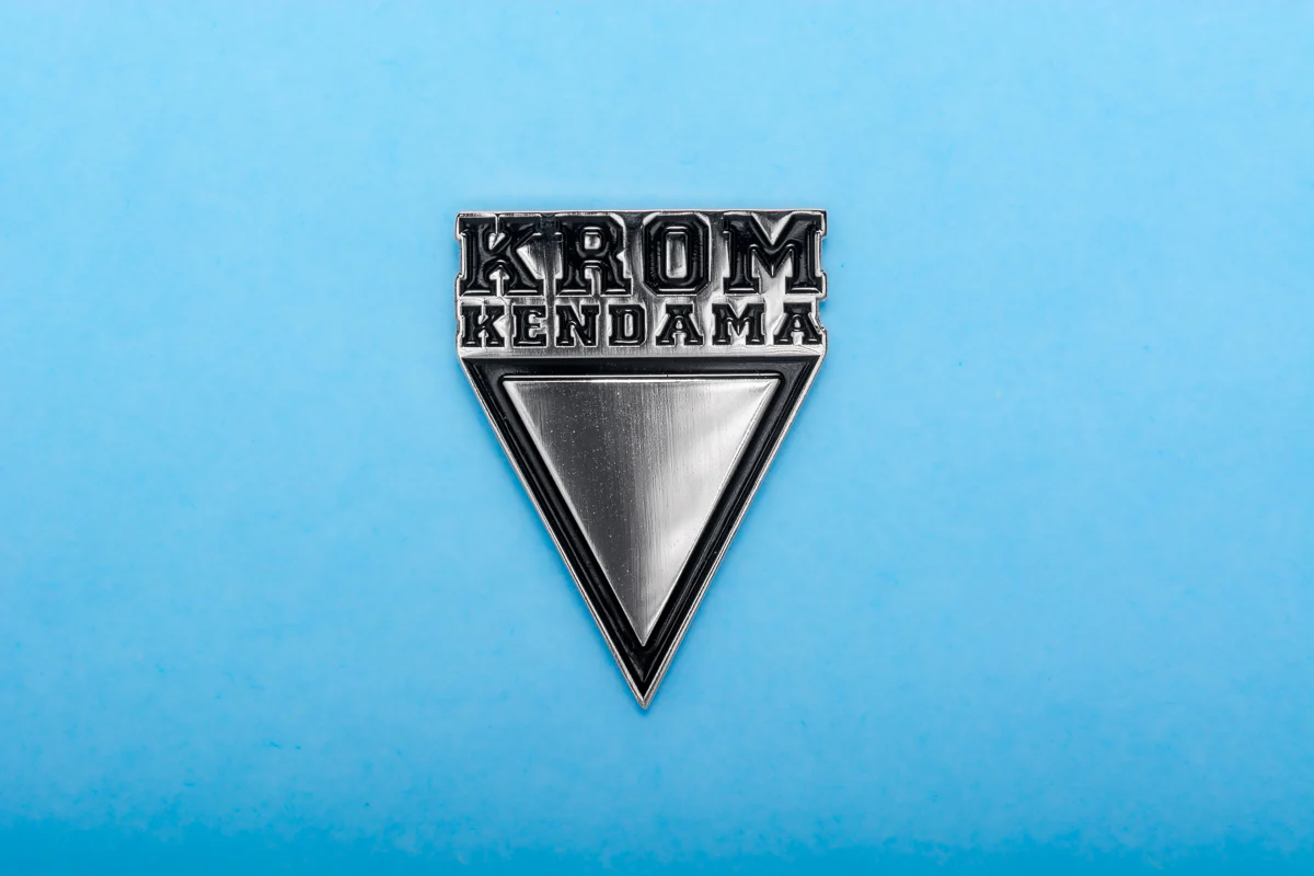 TRIANGULAR METAL PIN - Image 3